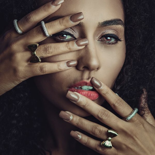 Strengthening with the upper forms of natural nails